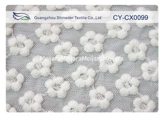 Porcellana Tessuto del pizzo ricamato bianco di forma del fiore per il vestito da sposa CY-CX0099 fornitore