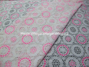Porcellana Burnout geometrico rosa del cotone del tessuto del pizzo del poliestere da ogni parte di pizzo per signora Clothes (CY-DK0041) fornitore
