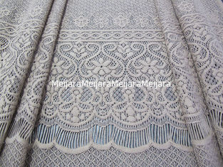Porcellana Fiore spesso del tessuto elastico di nylon del pizzo del cotone tricottato ciglio grigio per signora Dress fornitore