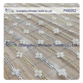 Tessuto metallico di nylon d'argento leggero del pizzo per l'indumento fornitore