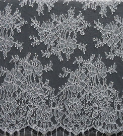 progettazione di nylon del fiore bianco del tessuto del pizzo di larghezza di 150cm per il vestito fornitore