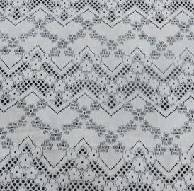 La linea floreale fora il tessuto di nylon del pizzo del cotone per le signore che vestono la larghezza di 150CM fornitore