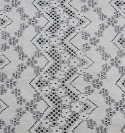 La linea floreale fora il tessuto di nylon del pizzo del cotone per le signore che vestono la larghezza di 150CM fornitore