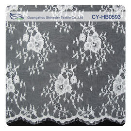 Tessuto di nylon per i vestiti da sposa, tessuto floreale smerlato del pizzo di Chantily del pizzo fornitore