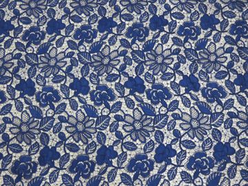 Lavoro manuale ricamato floreale del tessuto del pizzo del cavo del blu reale per il vestito dalla donna fornitore